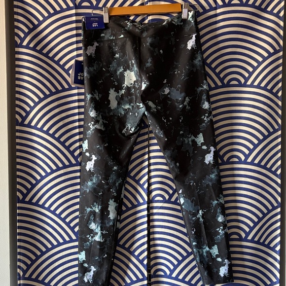 NWT JoyLab Light Gray Mesh Crop Top Sports Bra & Patterned Leggings Bundle Set - Picture 10 of 11